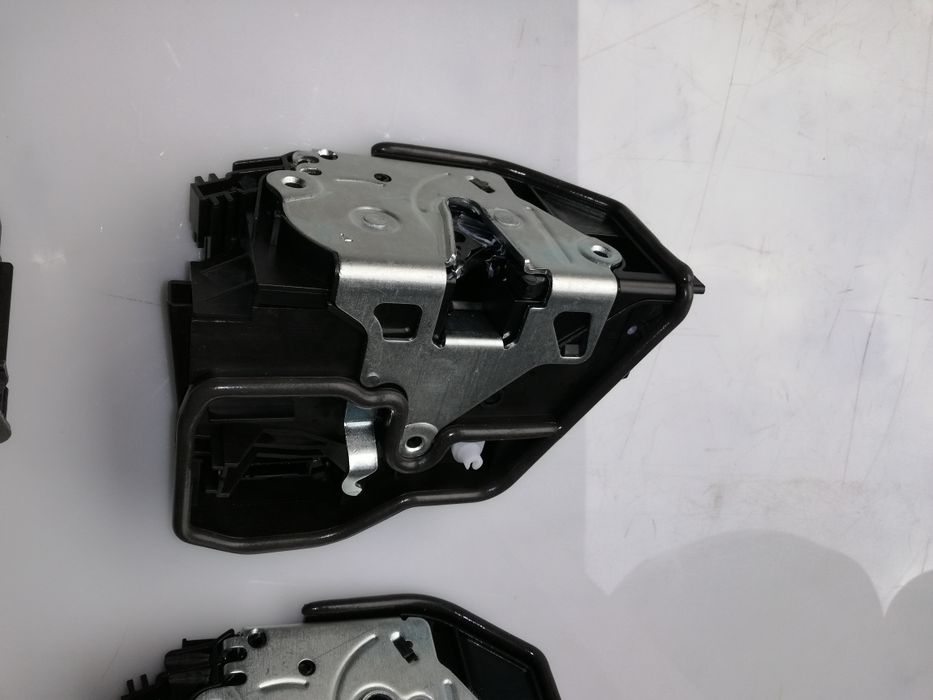 Fechadura fechaduras trinco porta frente tras BMW SERIE 1 /3/5 (NOVAS)