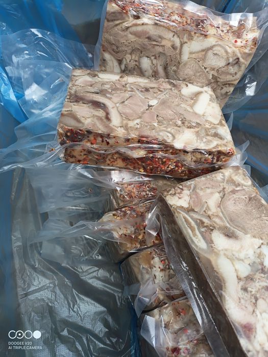 Ушки заливные,сальтисон с чесноком.