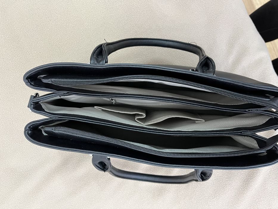 Жіноча, чорна сумка