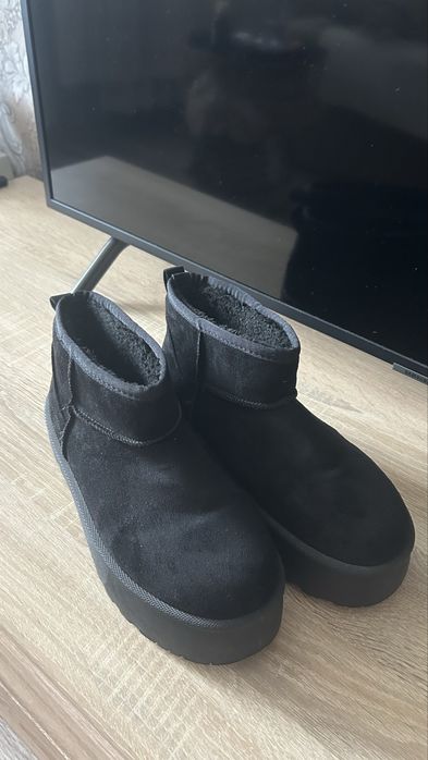 Чоботи жіночі (штучне хутро)