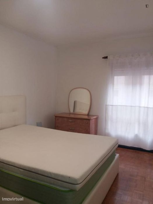 Quarto - localizado em Sé de Braga e São Lázaro Braga