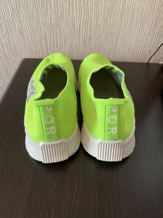 Кроссовки , мокасины размер35