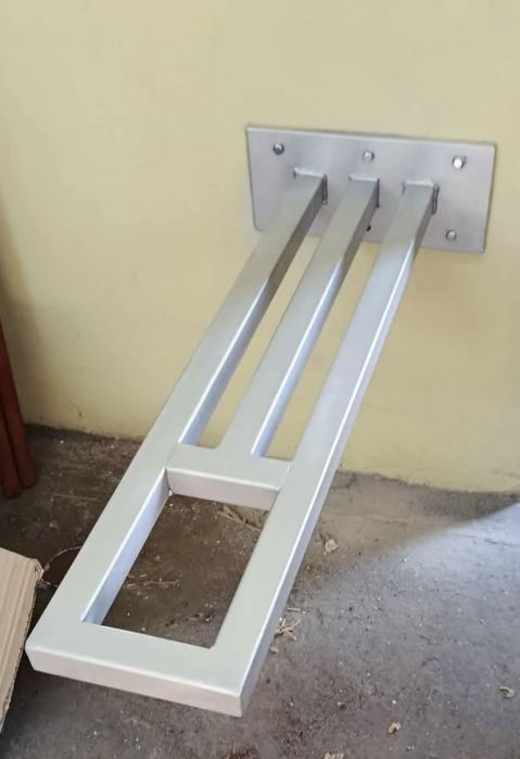 Stelaż schody półkowe