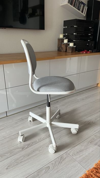 Krzesło obrotowe do biurka dziecięce IKEA