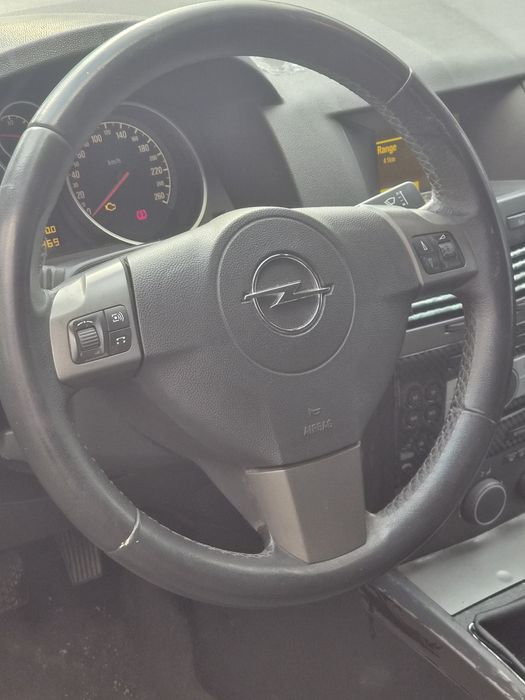 Opel astra  1.8 GTC