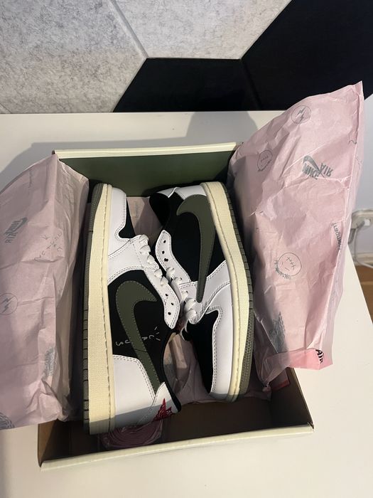 Nike Air Jordan 1 Low  Travis Scott