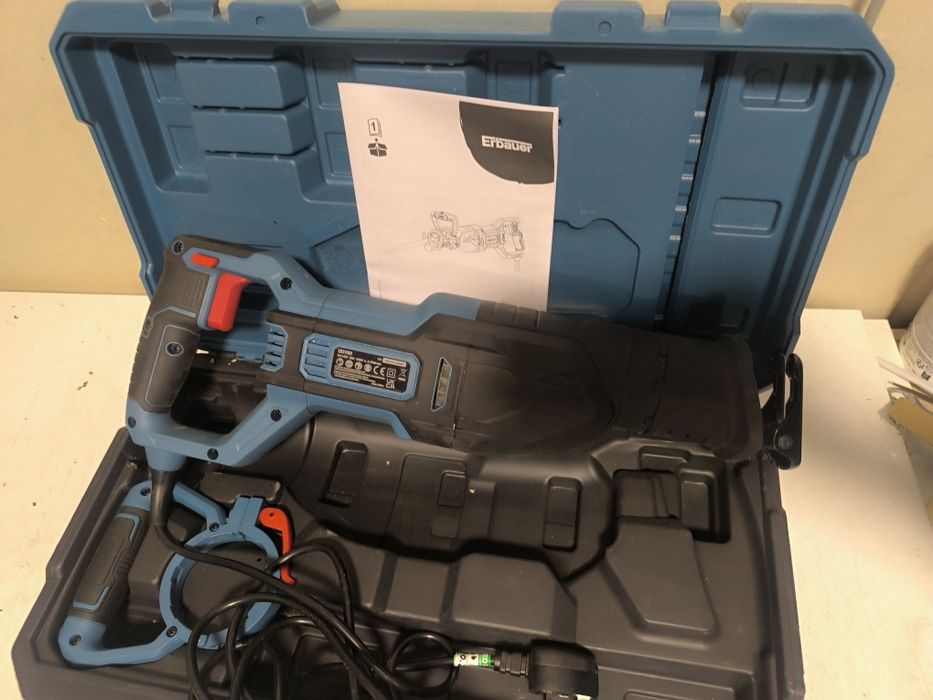 Piła szablasta elektryczna Erbauer 1100 W