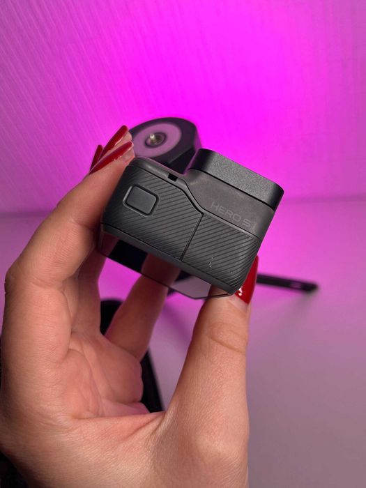 Екшн-камера GoPro Hero 5 з селфіпалкою