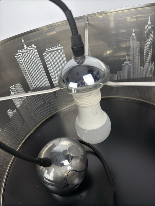 Lampa wiszaca miasto new york