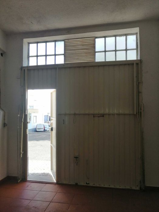 Arrendo a garagem/armazém/arrecadação