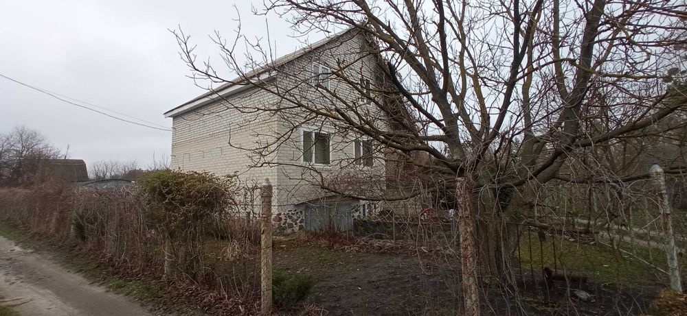 Продаж будинку,дачі