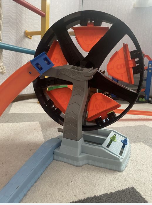 Трек HotWheels Вертиколо