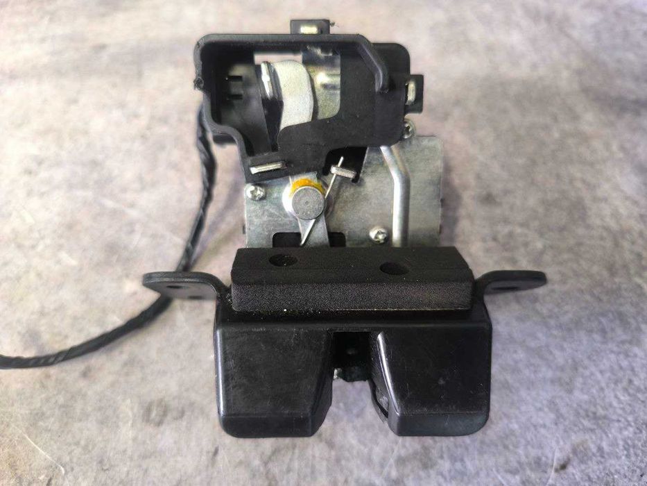 Замок кришки багажника ляди Kia Spotrage SL 2010-2015  81230-3w000