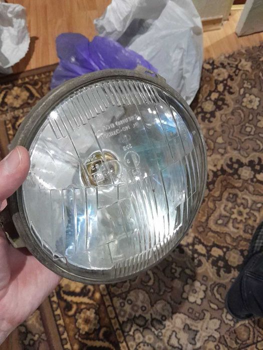 Продам фару на машину или мотоцикл