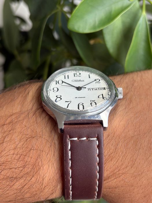 Slava Day-Date 26 Kamieni Biała Tarcza USSR Vintage