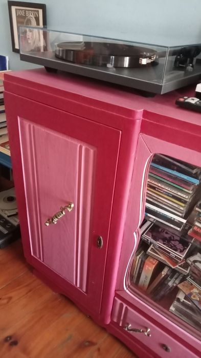 Móvel vitrine/aparador antigo