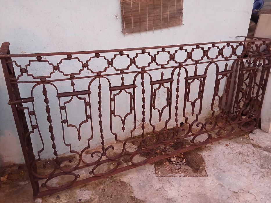 Grade ferro forjado varanda séc XVIII