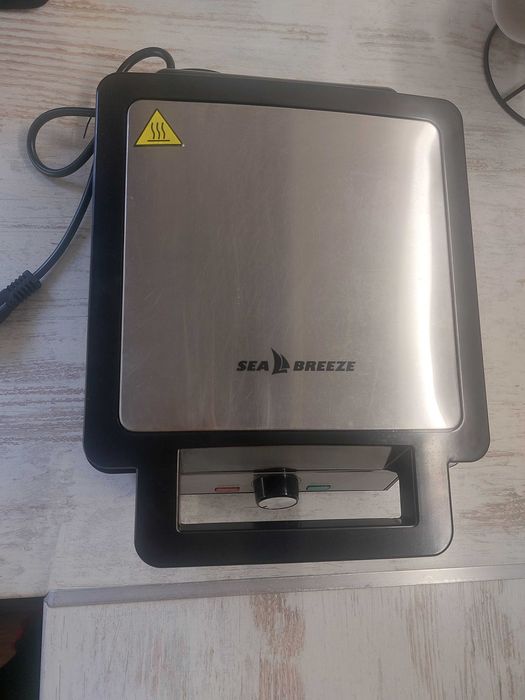 Електровафельниця SeaBreeze SB-0101 для бельгійських вафель