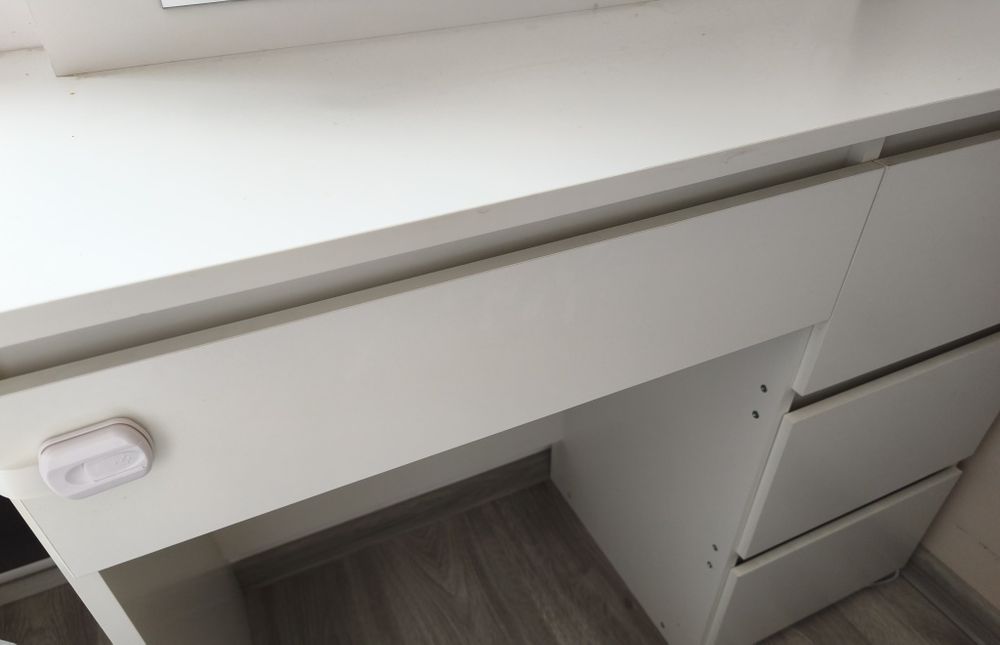Toaletka z lustrem + 12 led