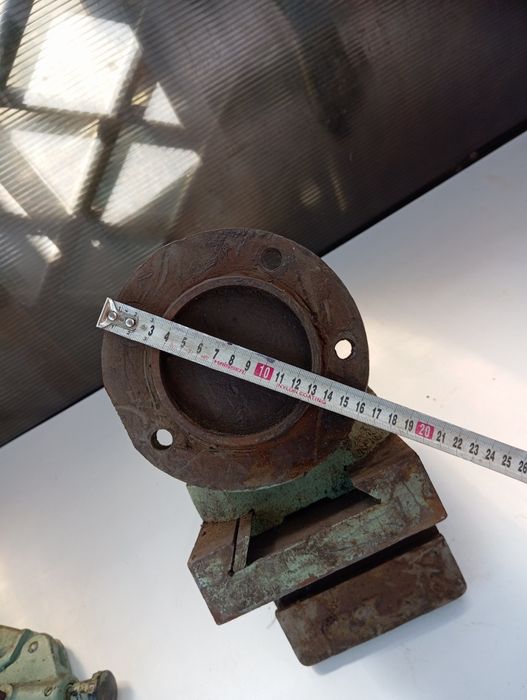 Продам хоббийную фрезерная приставка люнет не подвижный в коллекцию