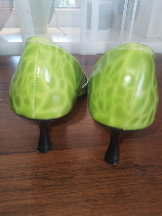 Туфлі  на каблуці 39р.