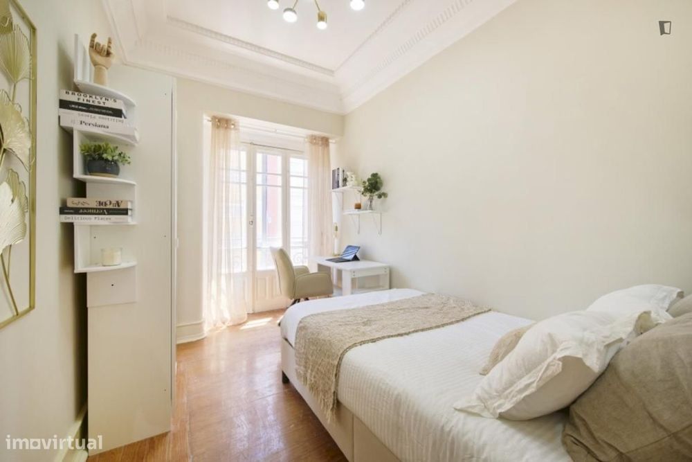 Quarto - localizado em Arroios Lisbon