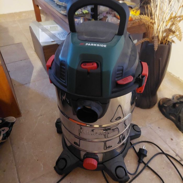 Aspirador Parkside Semi Industrial - Motor a roncar alto