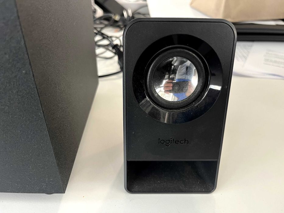 Colunas Computador - Z213 Compact 2.1 Speaker System