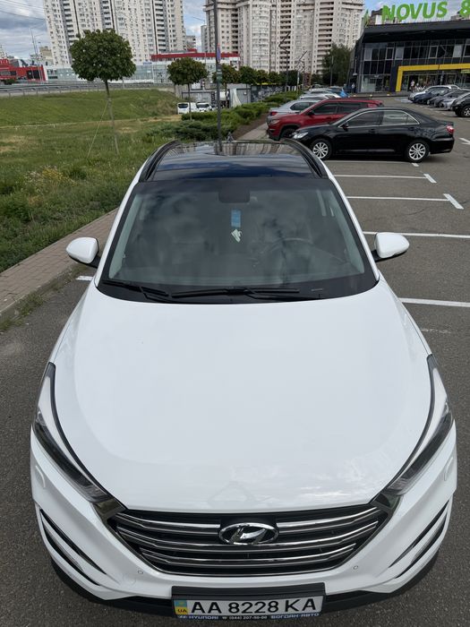 Hyundai Tucson 18 ||| покоління (FL) 2.0 AT (155 к.с.)4WD Top panorama