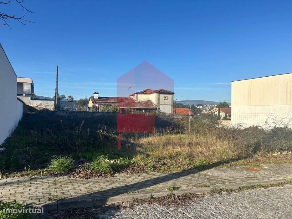 Moradia V3 Unifamiliar em ESTRUTURA, Vila Verde