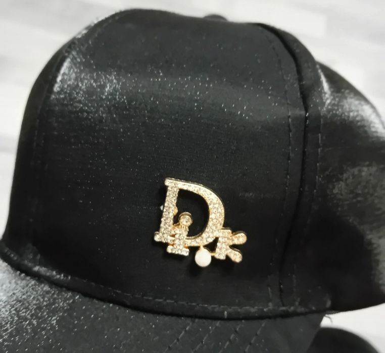 Czapka z daszkiem damska nowa.