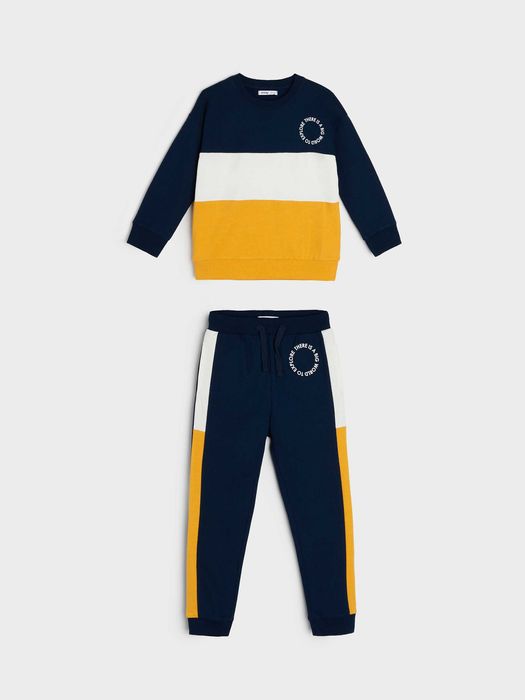 Спортивний комплект розмір 134 см