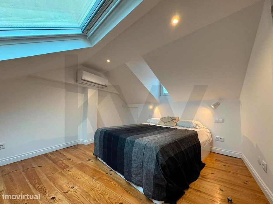Fantástico Duplex T2 Em Alcântara | Rua Calma | 73 M²