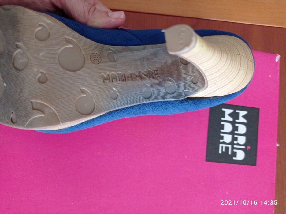 Sapatos salto alto azuis Maria Mare