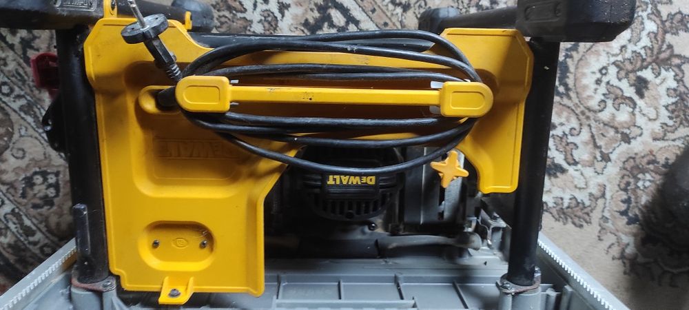 Piła DeWalt dwe 7485
