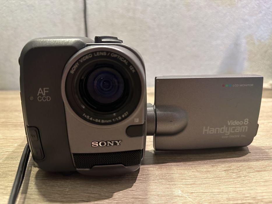Відеокамера робоча Sony CCD-TRV30E | 1995 року | + CCD-TR105E