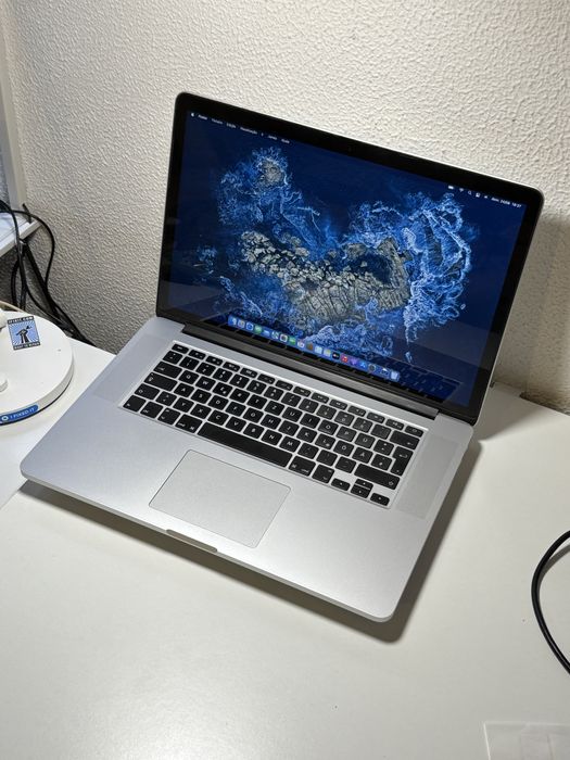 MacBook Pro Retina 15 | "Core i7" 2.2 Quad-Core | 16GB RAM