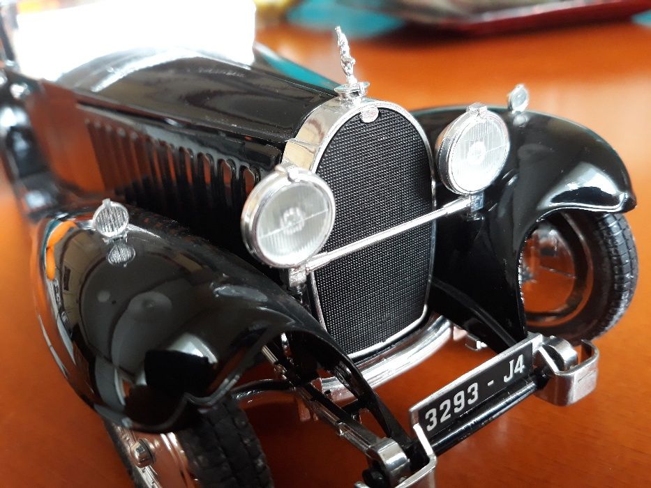 bugati royal 1:18 solido