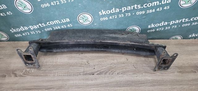 Підсилювач переднього бампера Skoda Roomster 2008-2010р