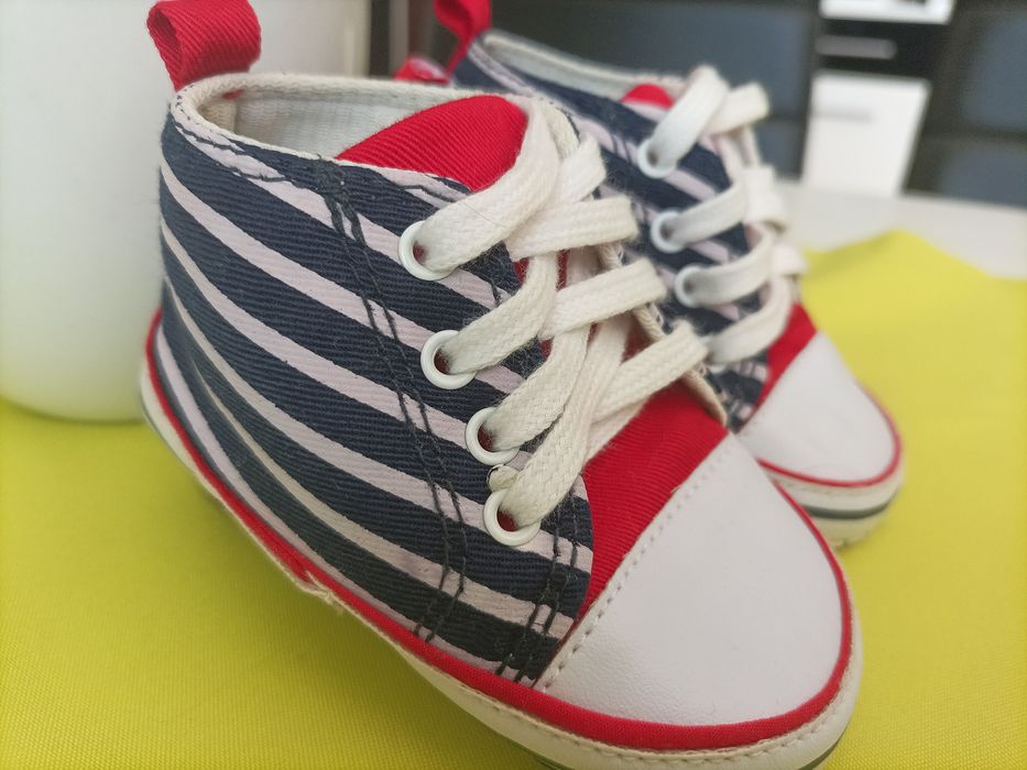 Buty niechodki chłopięce