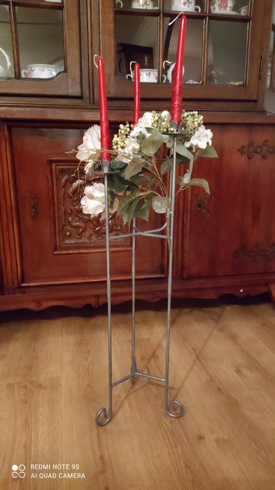 Świecznik metalowy srebrny