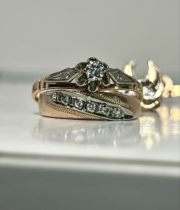 Золота каблучка з діамантами,обручка.Золотое кольцо с бриллиантами.