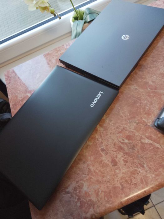 3 laptopy Lenovo HP Medion akoya.Nie  testowane brak ładowarek.