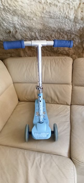 Hulajnoga trójkołowa