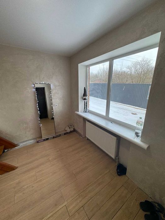 Затишний будинок за містом, чекає на ВАС!