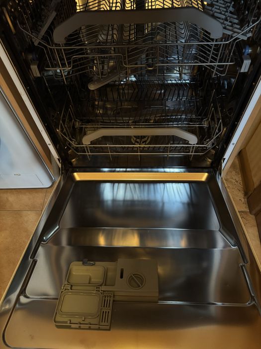 Посудомийна машина Hotpoint Ariston LDF 12314