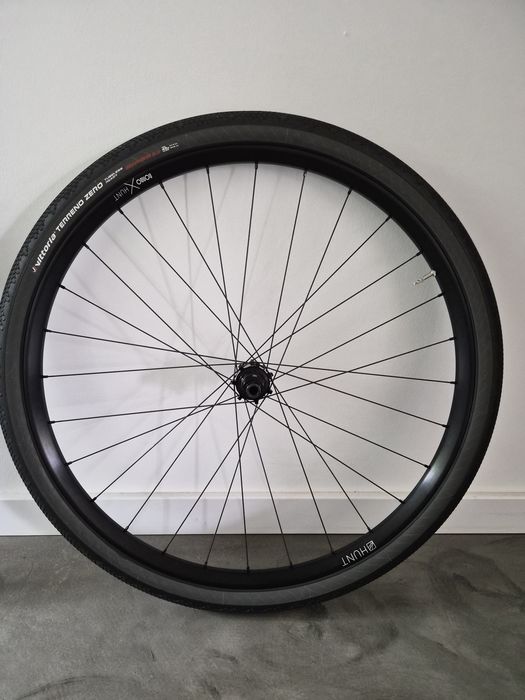 Hunt koła gravel z oponami