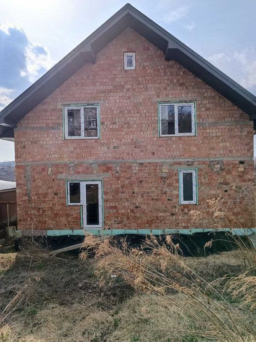 Будинок 280 м\2 + 7 соток для IT компанії в центрі Чернівці