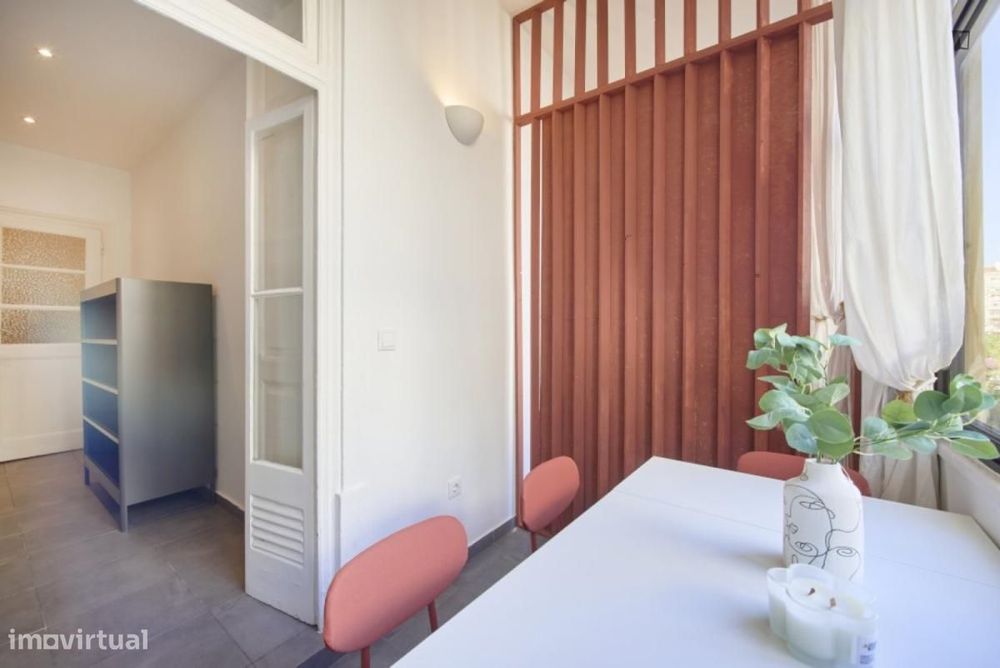 Quarto - localizado em Arroios Lisbon