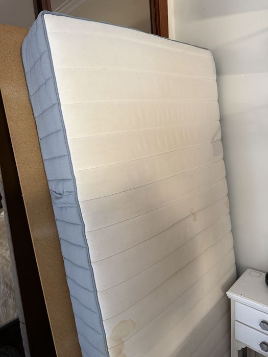 Cama estrado e colchão de solteiro 200x90